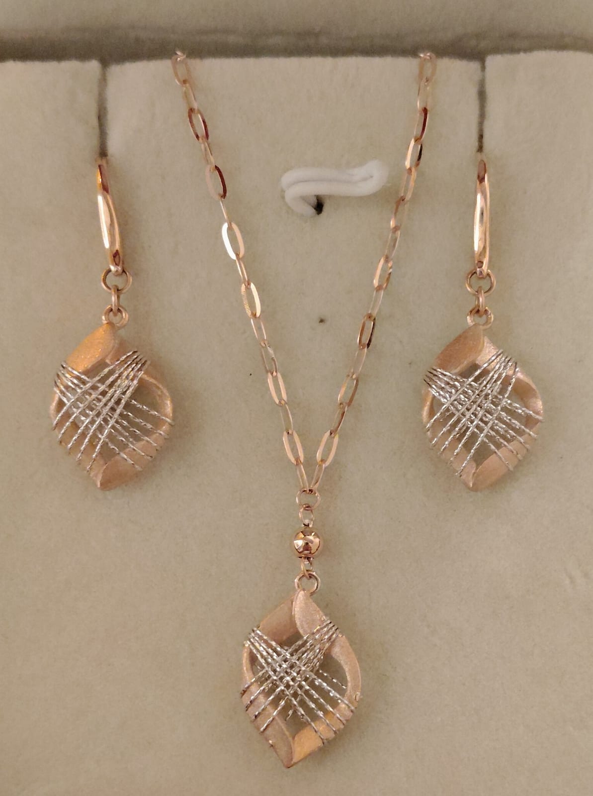Zevaa Pendant Set 3